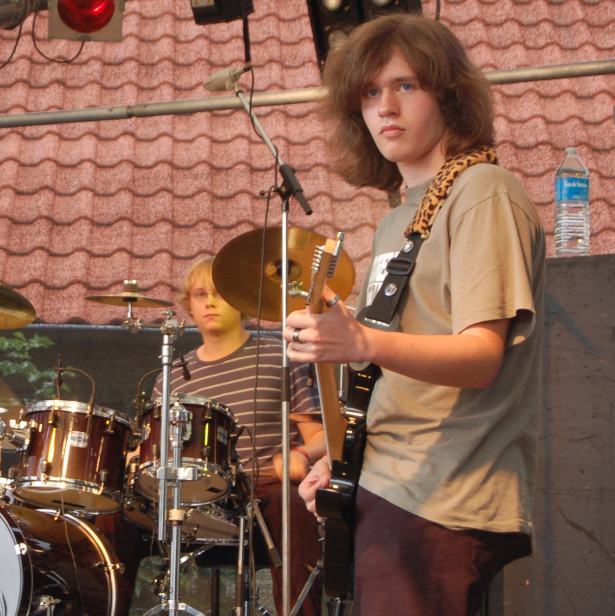 {short description of image}